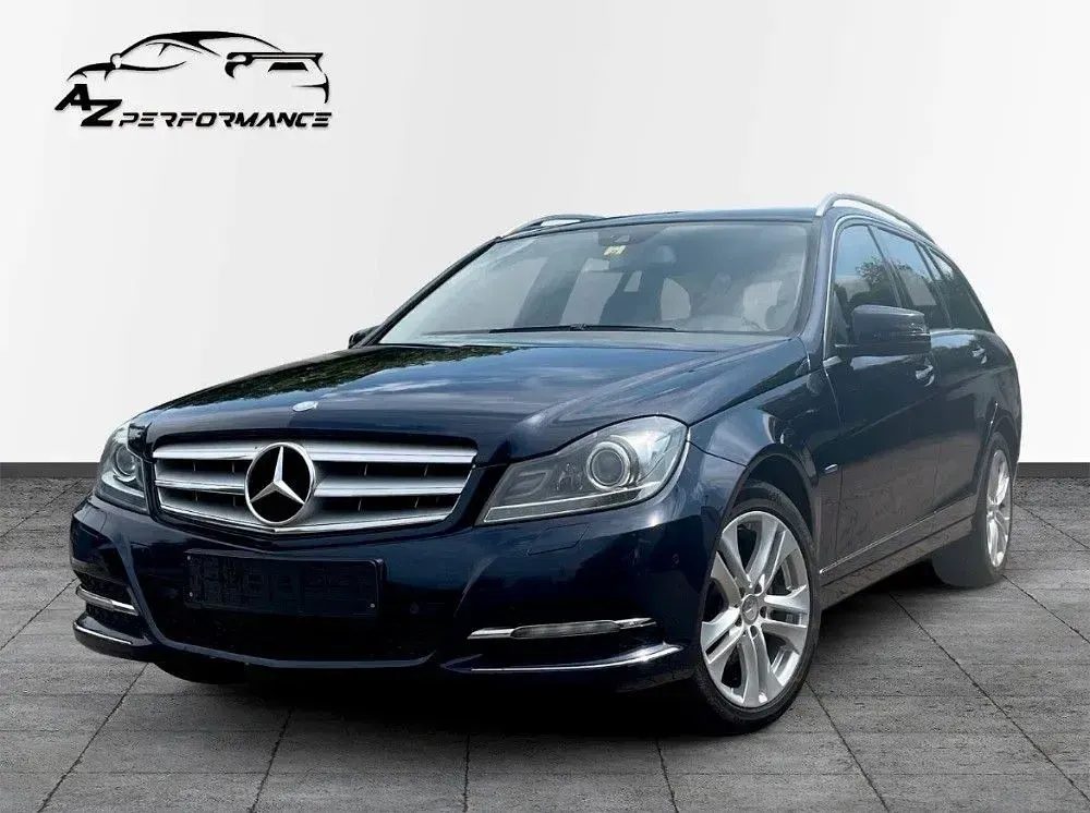 Gebraucht Mercedes C220 Avantgarde 170 PS (125 kW) 2011 Blau Limousine