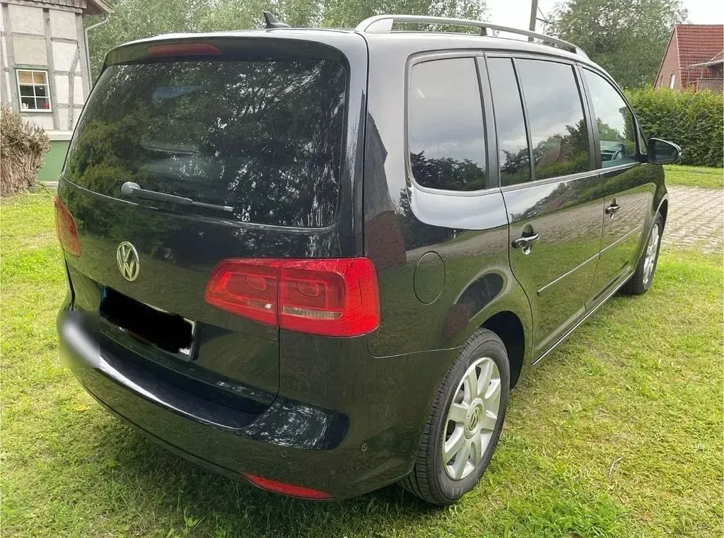 Gebraucht VW Touran Life 105 PS (77 kW) 2014 Schwarz Van / Kleinbus