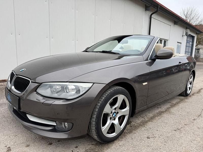 Gebraucht BMW 320 Cabriolet Comfort Edition 184 PS (135 kW) 2011 Braun Cabrio