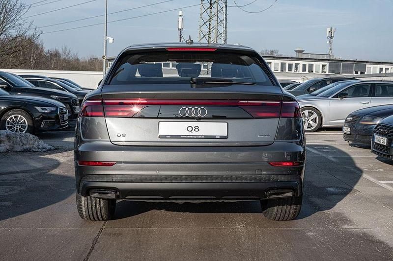 Neu Audi Q8 Ambiente 340 PS (250 kW) 2026 Grau SUV