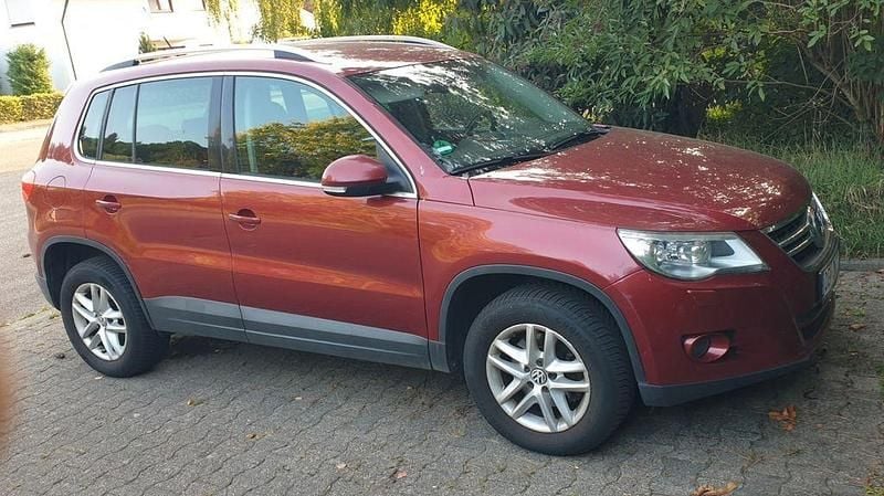 Rot Gebraucht 2010 VW Tiguan Sportline SUV | 6.700 € (Guter Preis) - Bild 1/4