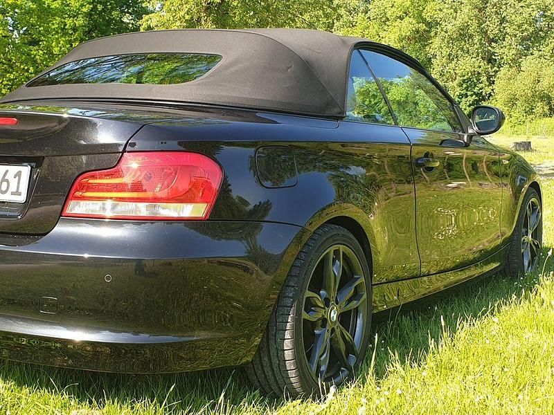 Gebraucht BMW 118 Cabriolet Advantage 143 PS (105 kW) 2011 Schwarz Cabrio