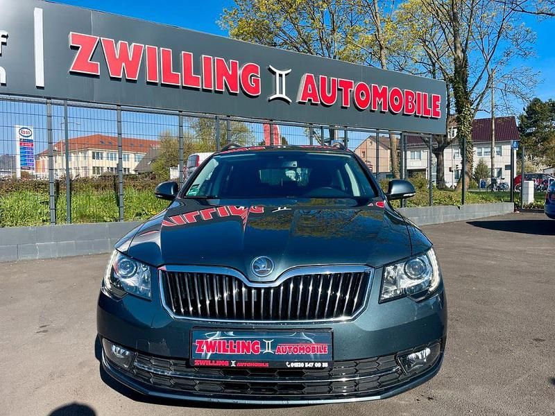 Gebraucht Skoda Superb Exclusive 140 PS (102 kW) 2015 Kombi