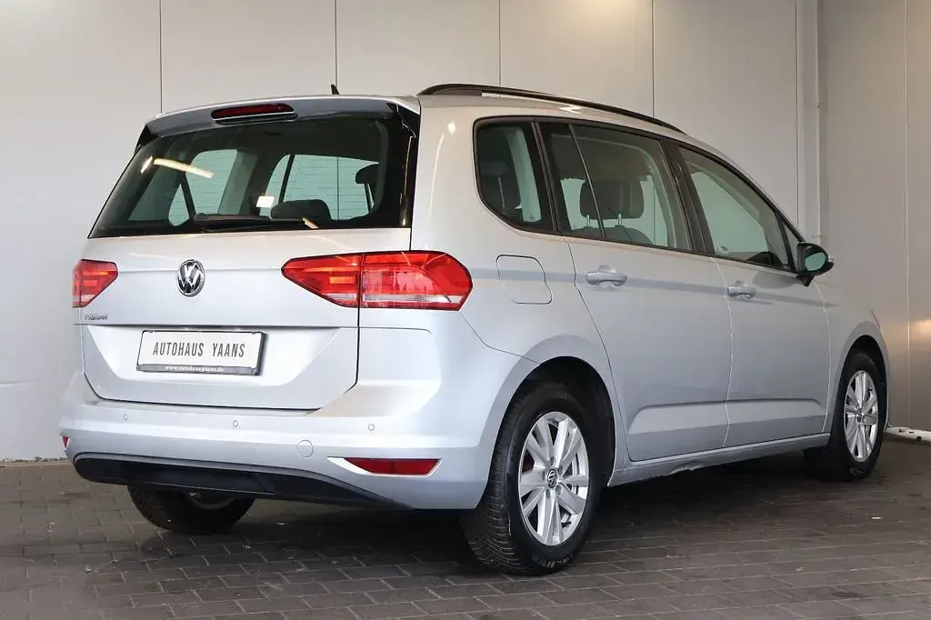 Gebraucht VW Touran Comfortline 116 PS (85 kW) 2020 Silber Van / Kleinbus