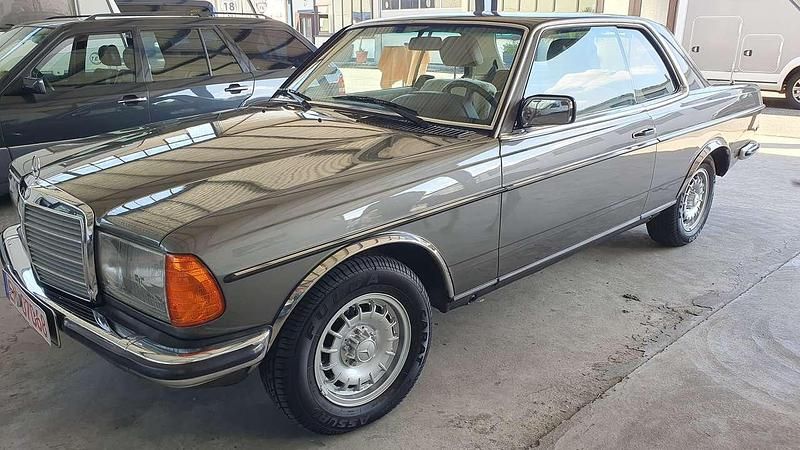 Gebraucht Mercedes 280 185 PS (136 kW) 1981 Grau Coupé