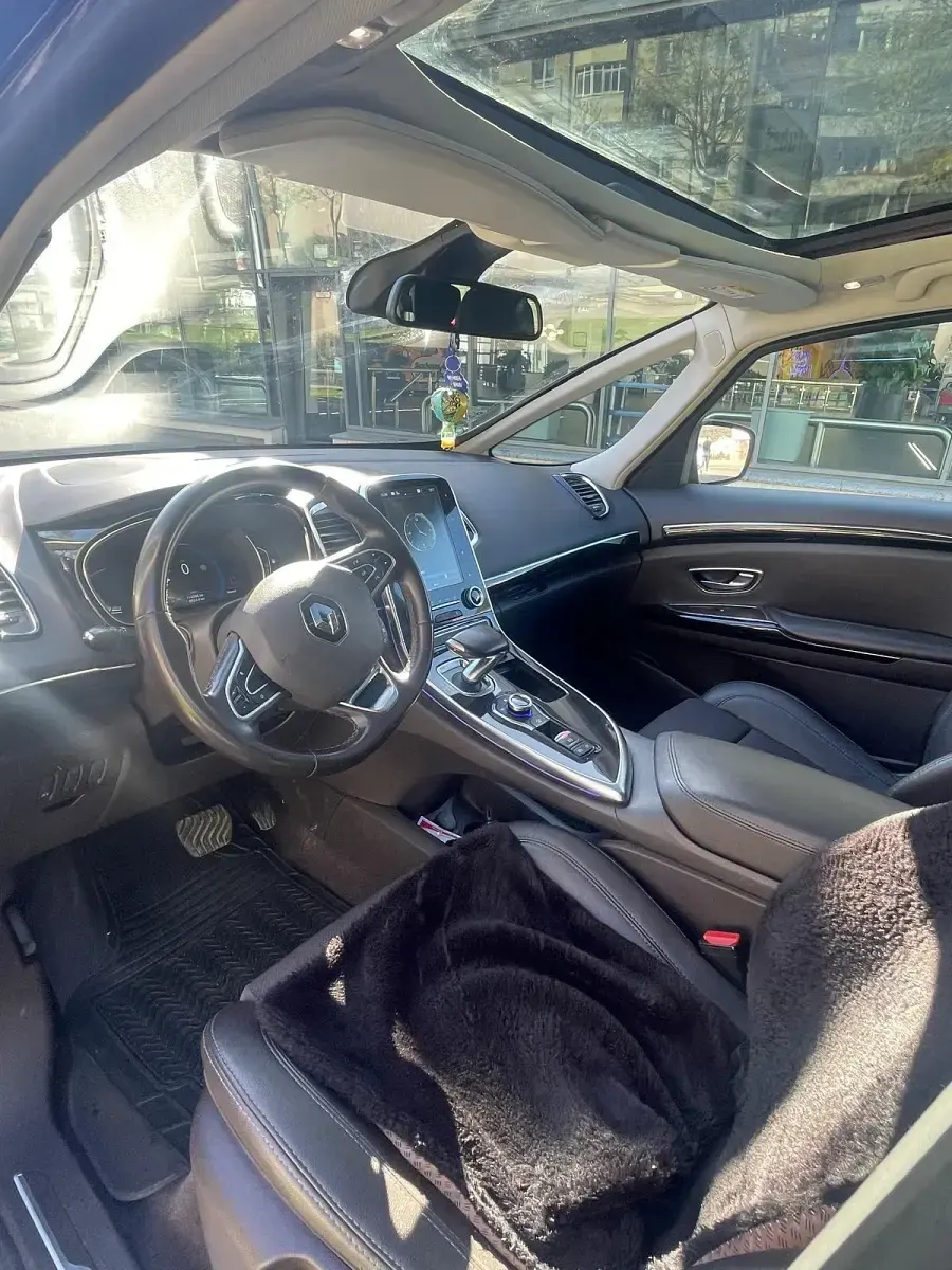 Gebraucht Renault Espace 160 PS (117 kW) 2017 Andere farben Van / Kleinbus