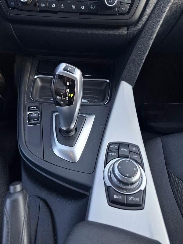 Gebraucht BMW 320 184 PS (135 kW) 2013 Grau Limousine