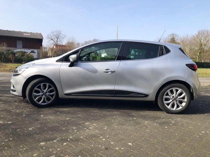Gebraucht Renault Clio IV Intens 118 PS (86 kW) 2018 Silber Kleinwagen