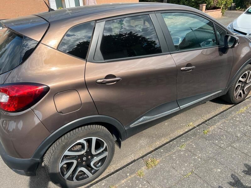 Braun Gebraucht 2014 Renault Captur SUV | 10.999 € (Etwas zu teuer) - Bild 1/4