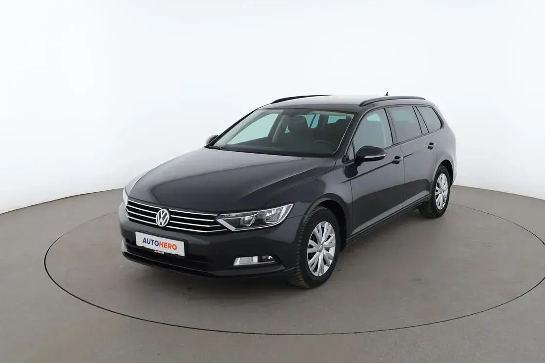 Gebraucht VW Passat Trendline 150 PS (110 kW) 2019 Kombi