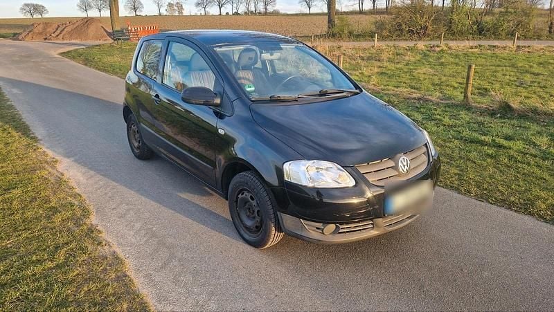 Second-hand VW Fox 60 CP (44 kW) 2006 Negru Hatchback