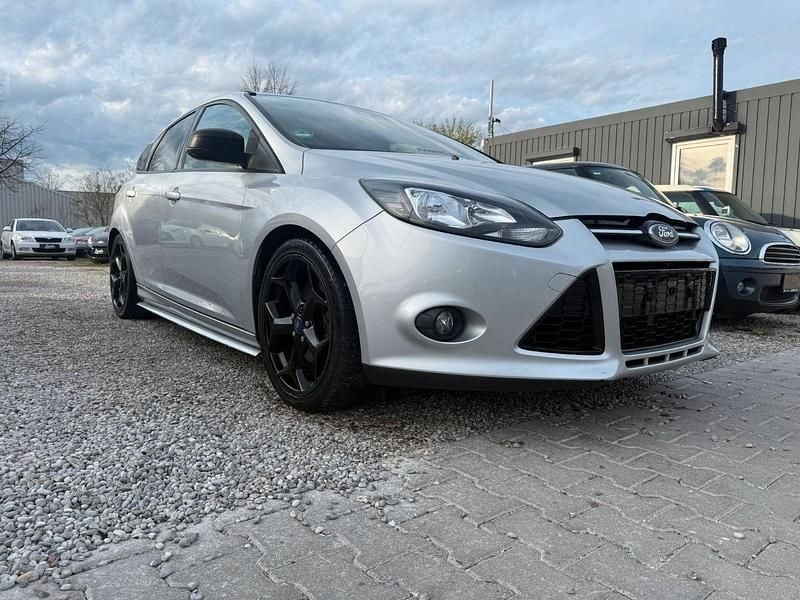 Gebraucht Ford Focus Sport 105 PS (77 kW) 2011 Grau Kleinwagen