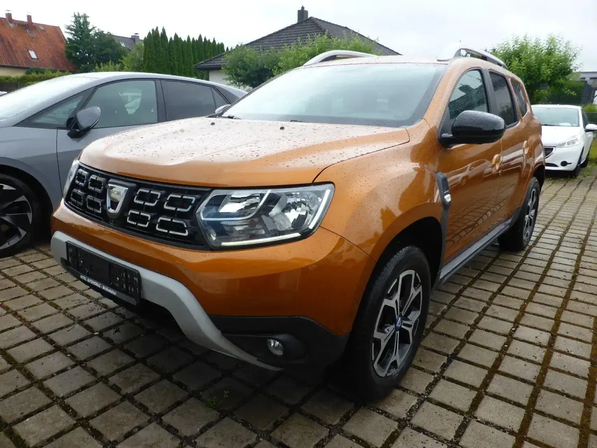 Gebraucht Dacia Duster Celebration 101 PS (74 kW) 2020 Braun SUV