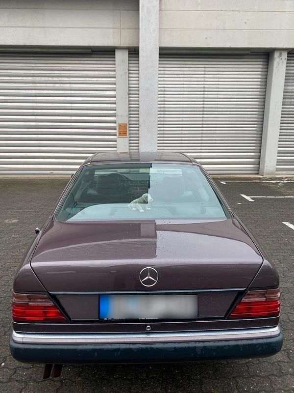 Gebraucht Mercedes E300 170 PS (125 kW) 1992 Violet Coupé