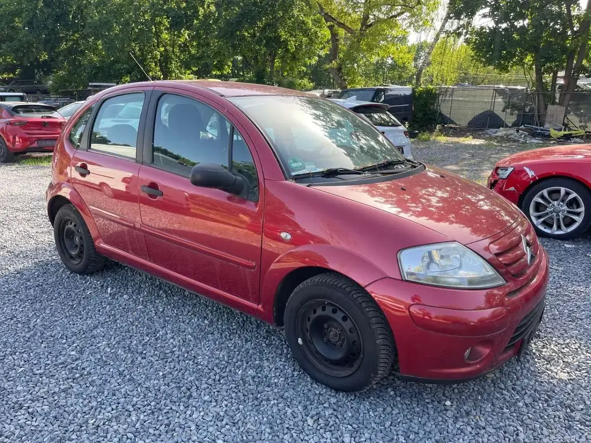 Gebraucht Citroën C3 Comfort 68 PS (50 kW) 2008 Farbe luziferrot/metalliclack Kleinwagen