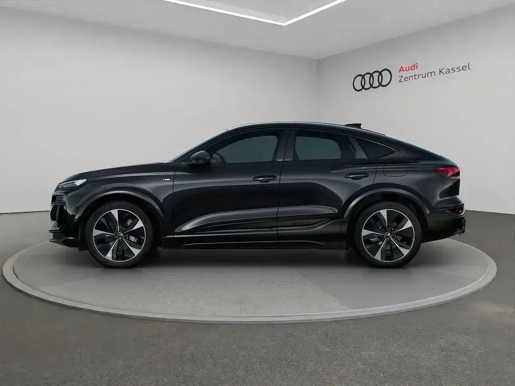 Neu Audi Q6 e-tron S-Line 225 kW (306 PS) 2026 Schwarz SUV