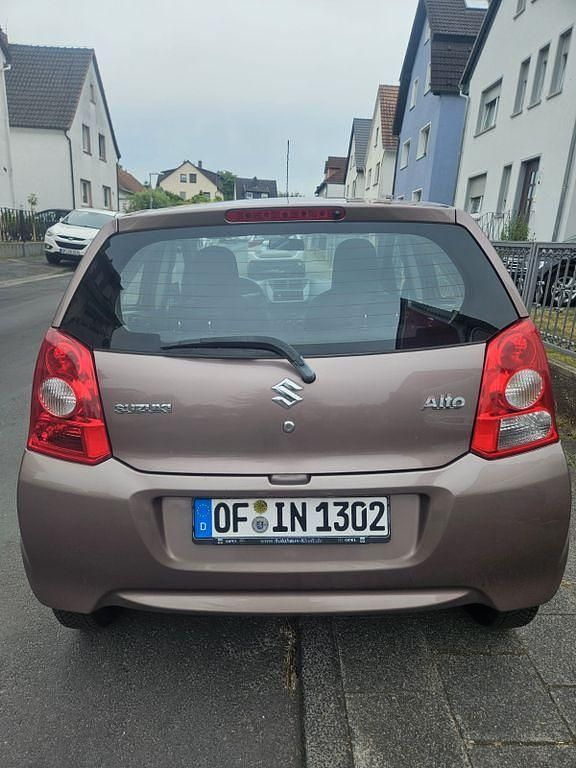 Braun Gebraucht 2011 Suzuki Alto Club Kleinwagen | 3.000 € (Fairer Preis) - Bild 1/4