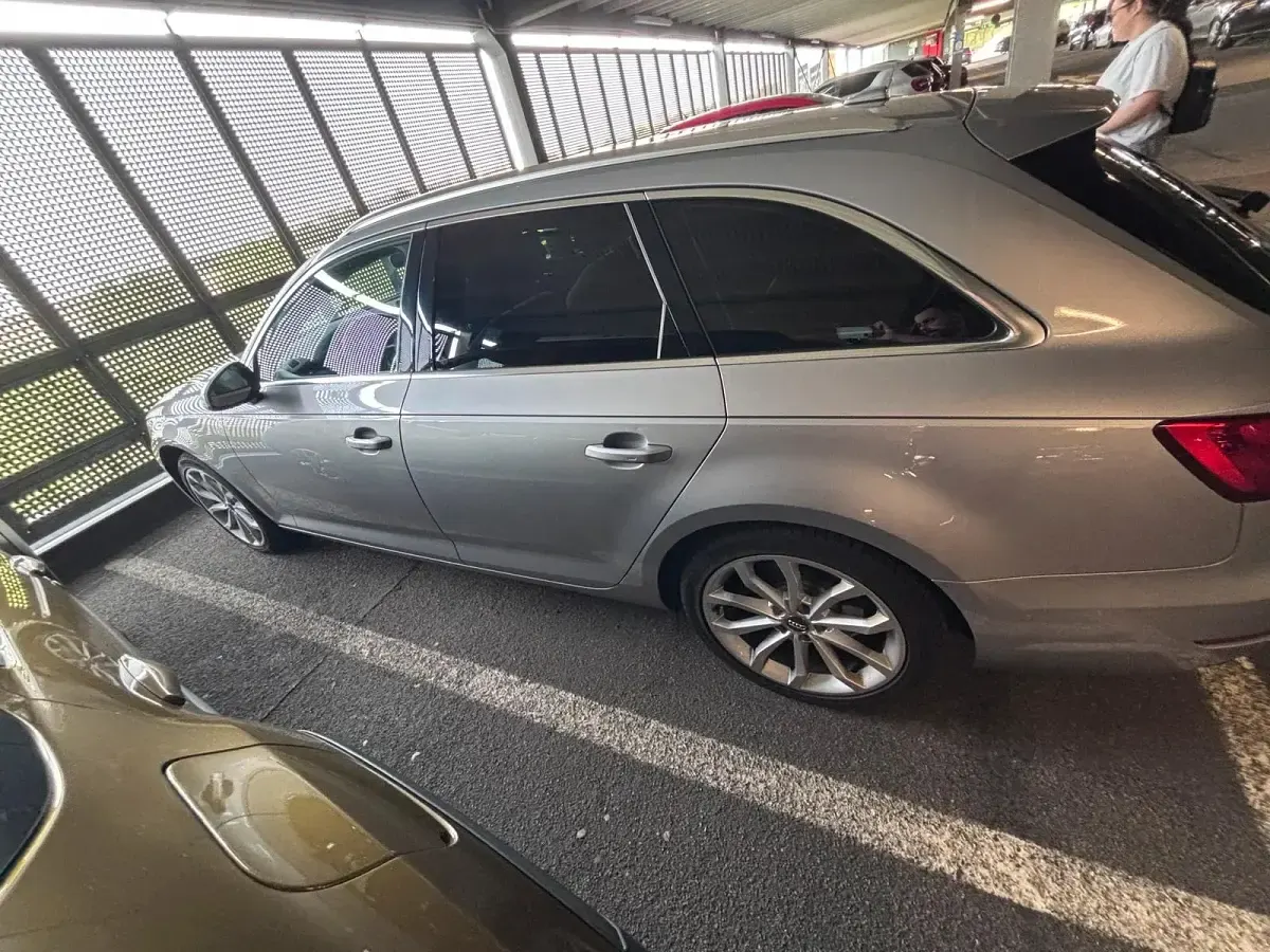 Gebraucht Audi A4 218 PS (160 kW) 2016 Grau Kombi