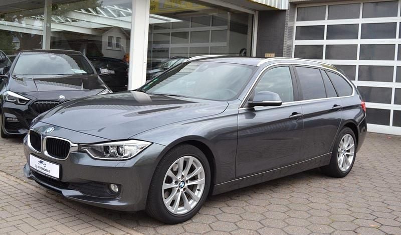 Grau Gebraucht 2013 BMW 318 Sport Line Kombi | 9.995 € (Fairer Preis) - Bild 1/4