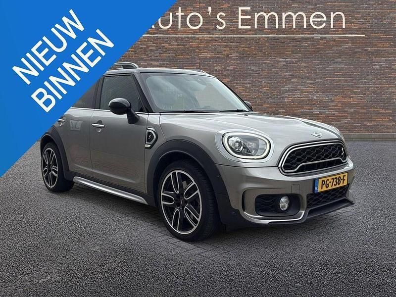 Grau Gebraucht 2017 Mini Countryman SUV | 16.999 € - Bild 1/4