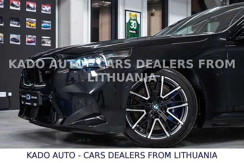 Używany BMW M5 Basis 727 KM (534 kW) 2024 Czarny Sedan/Limuzyna