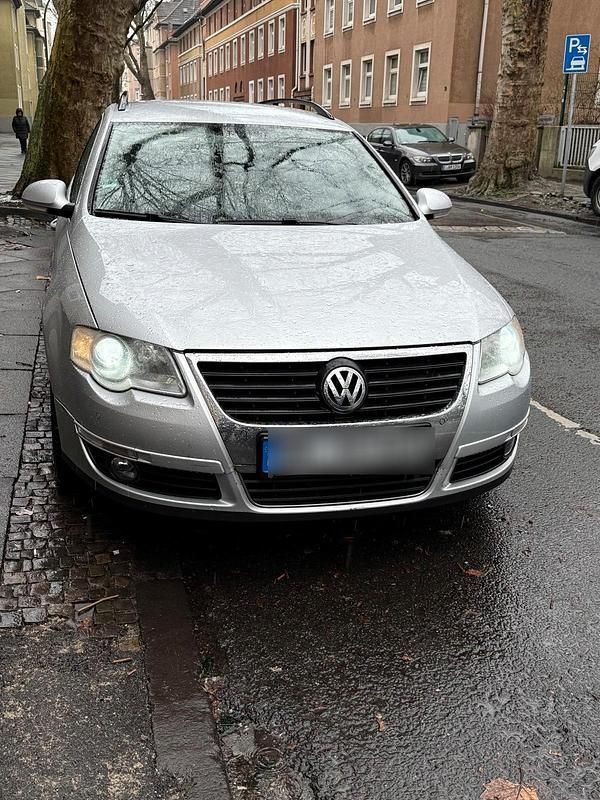 Silber Gebraucht 2010 VW Passat Kombi | 2.100 € (Fairer Preis) - Bild 1/4