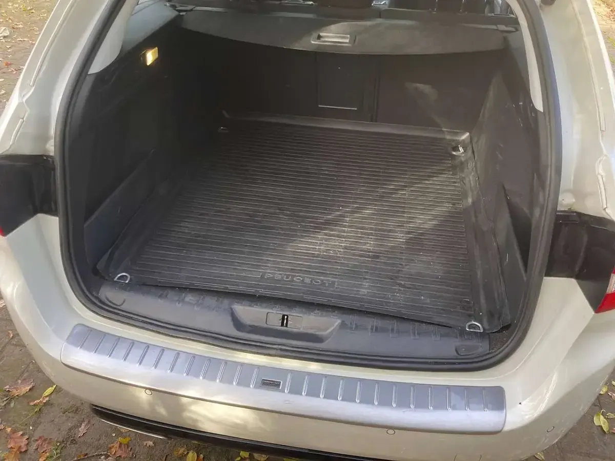 Gebraucht Peugeot 308 SW 131 PS (96 kW) 2019 Weiß Kombi