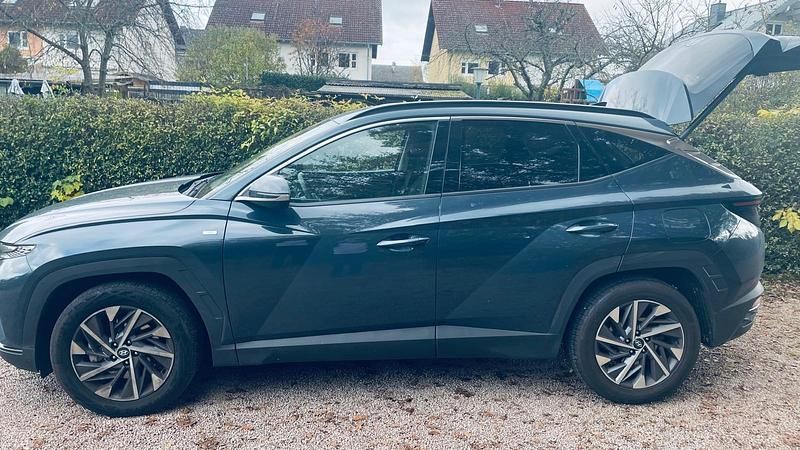 Blau Gebraucht 2022 Hyundai Tucson Trend SUV | 25.000 € (Guter Preis) - Bild 1/4