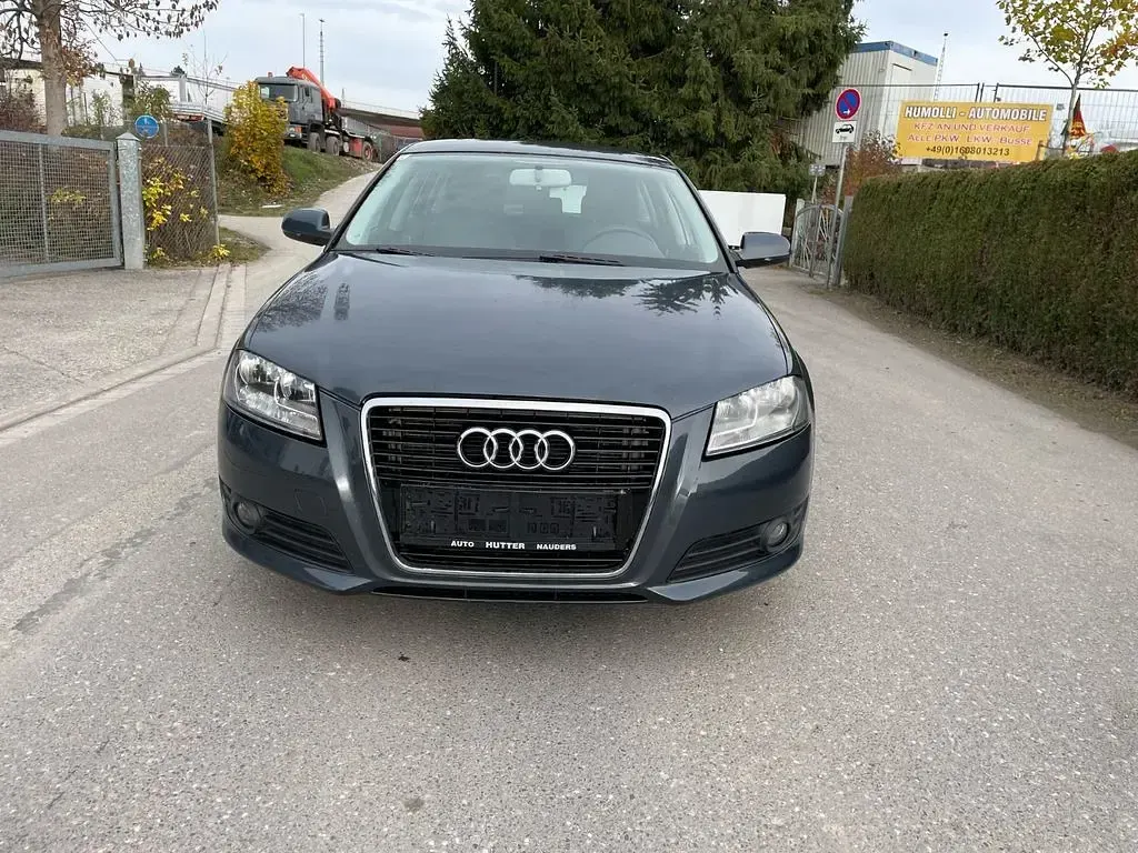 Gebraucht Audi A3 Attraction 105 PS (77 kW) 2011 Grau Kleinwagen