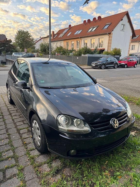 Schwarz Gebraucht 2005 VW Golf V Comfortline Limousine | 2.000 € (Fairer Preis) - Bild 1/4