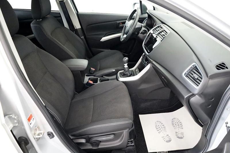 Gebraucht Suzuki SX4 Comfort 129 PS (94 kW) 2021 Silber Limousine