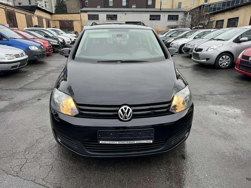 Gebraucht VW Golf Trendline 105 PS (77 kW) 2010 Deep black perleffekt Limousine