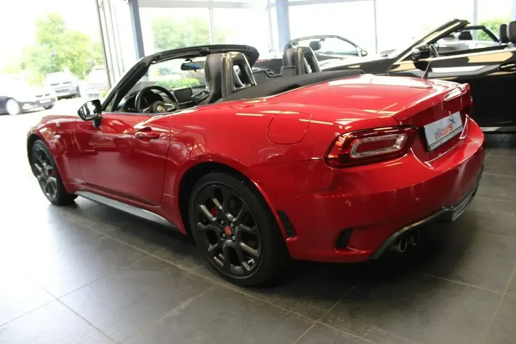 Gebraucht Fiat 124 Spider Abarth 170 PS (125 kW) 2019 Rot Cabrio