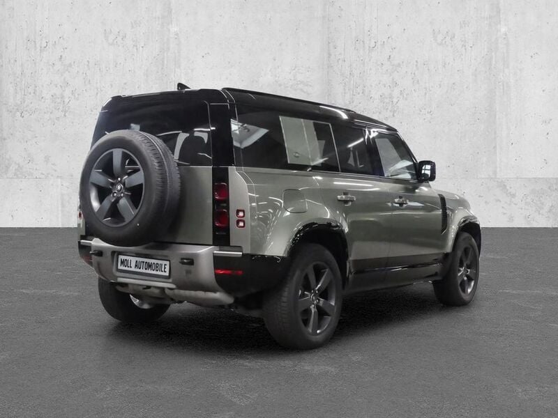 Gebraucht Land Rover Defender SE Dynamic 202 PS (148 kW) 2023 Pangea green (metallic) SUV