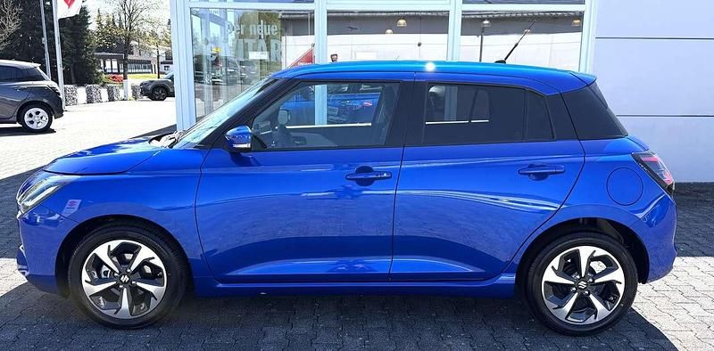 Neu Suzuki Swift Comfort+ 83 PS (61 kW) 2026 Frontier blue pearl metallic Kleinwagen