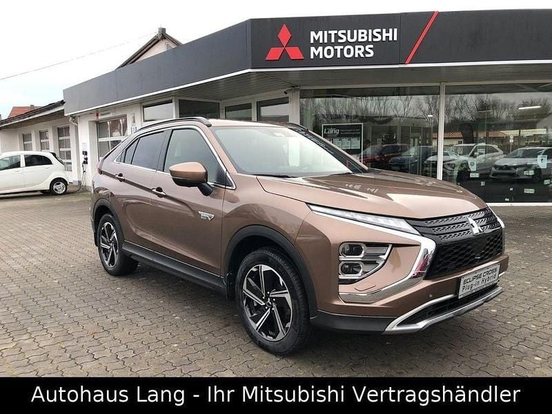 Braun Gebraucht 2021 Mitsubishi Eclipse Cross Edition SUV | 21.200 € (Fairer Preis) - Bild 1/4