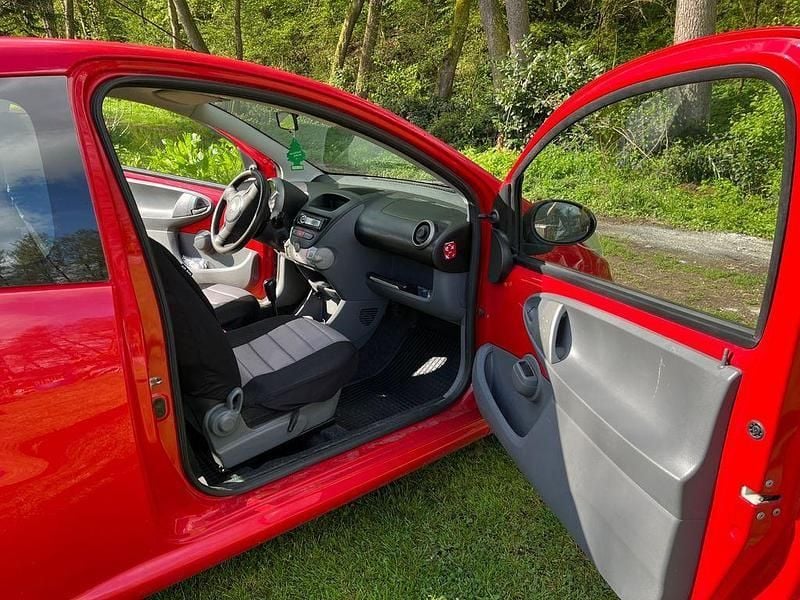 Rot Gebraucht 2008 Citroën C1 Advance Kleinwagen | 1.250 € (Guter Preis) - Bild 1/4