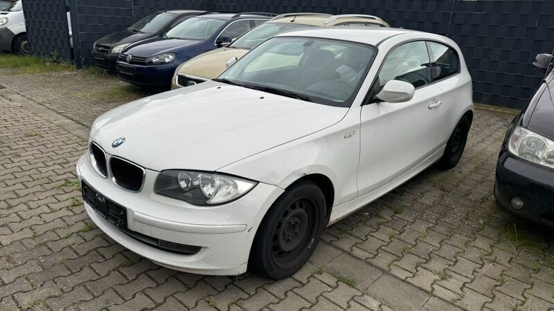 Weiß Gebraucht 2010 BMW 116 Advantage Kleinwagen | 1.950 € (Superpreis) - Bild 1/4