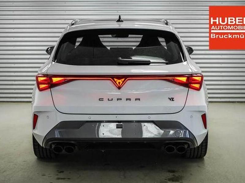 Gebraucht Cupra Leon VZ 333 PS (244 kW) 2025 Glacial white metallic (2y) Kombi