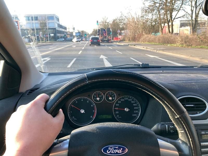 Gebraucht Ford Focus 116 PS (85 kW) 2005 Silber Kombi