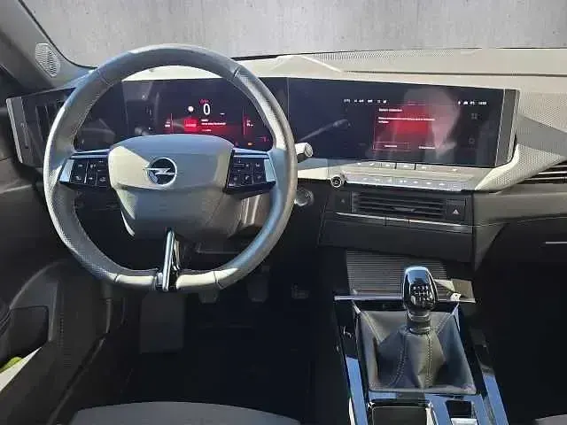 Używany Opel Astra 131 KM (96 kW) 2024 Srebrny Kombi
