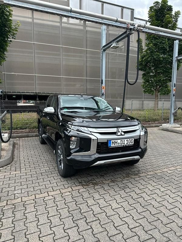 Schwarz Gebraucht 2020 Mitsubishi L200 Top Abholung | 26.500 € - Bild 1/4
