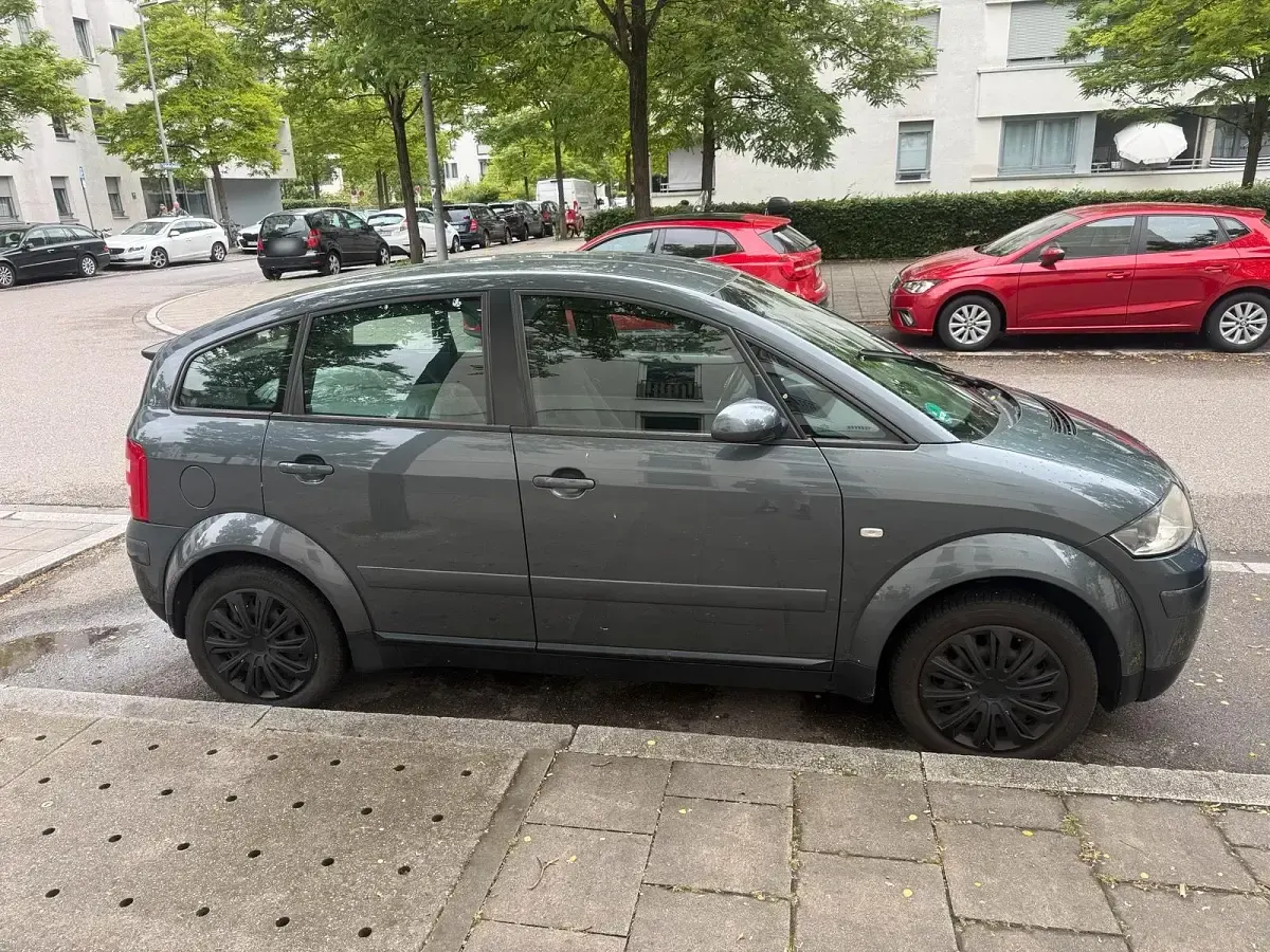 Gebraucht Audi A2 75 PS (55 kW) 2004 Grau Kleinwagen
