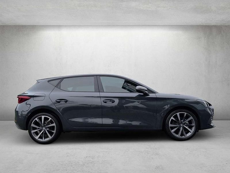 Neu Seat Leon FR 150 PS (110 kW) 2025 Fiord blau Limousine