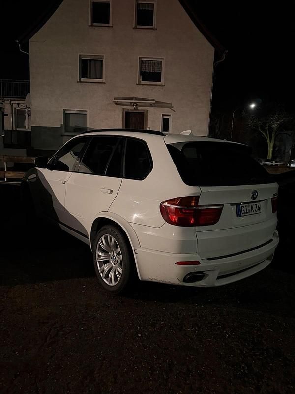 Weiß Gebraucht 2012 BMW X5 M Sport SUV | 14.300 € - Bild 1/4