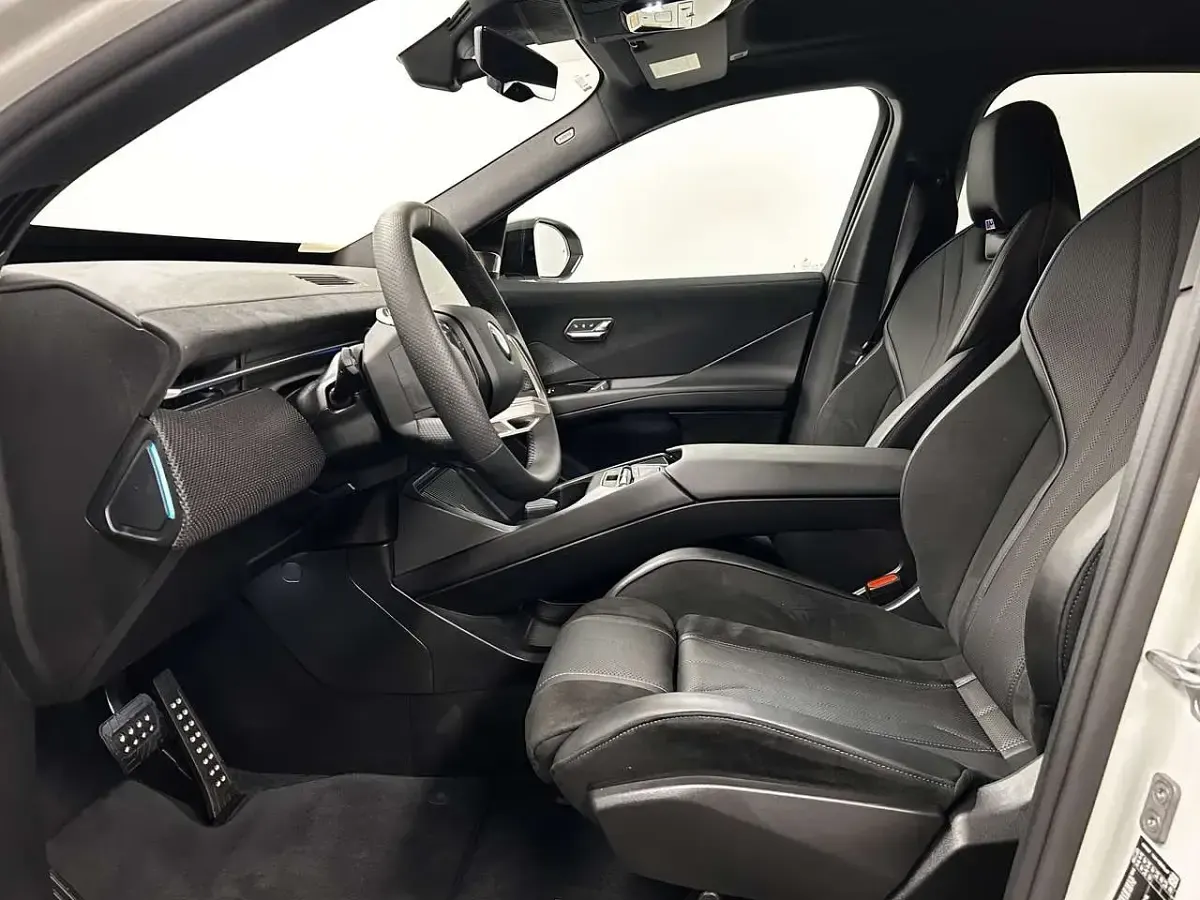 Gebraucht BMW iX3 M Sport 344 kW (469 PS) 2026 Weiß SUV
