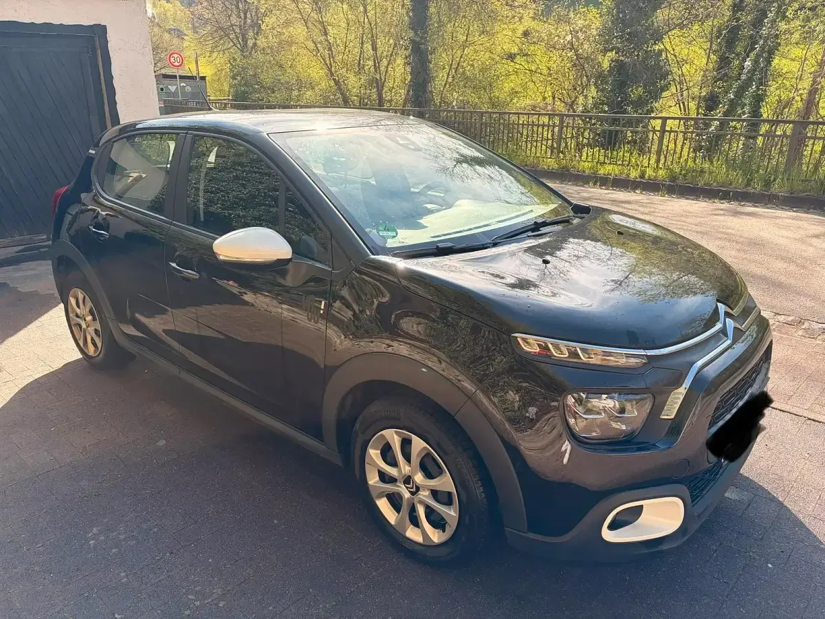 Käytetty Citroën C3 PureTech 82 HP (60 kW) 2023 Musta Viistoperä