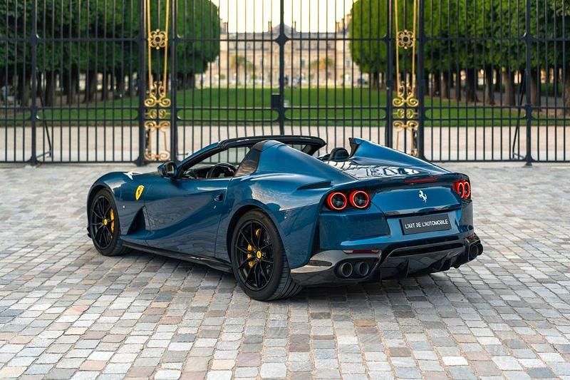 Gebraucht Ferrari 812 799 PS (587 kW) 2020 Blau Cabrio
