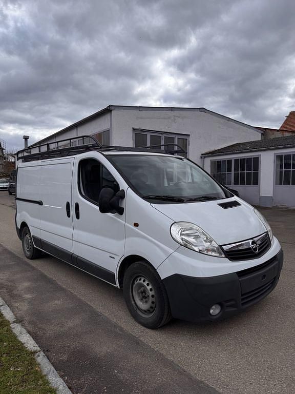 Gebraucht Opel Vivaro 145 PS (106 kW) 2008 Weiß Van / Kleinbus