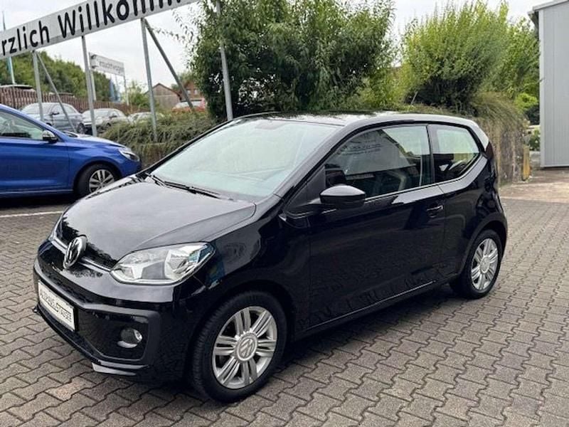 Deepblack perleffect Gebraucht 2019 VW up! high up! Kleinwagen | 10.900 € (Guter Preis) - Bild 1/4